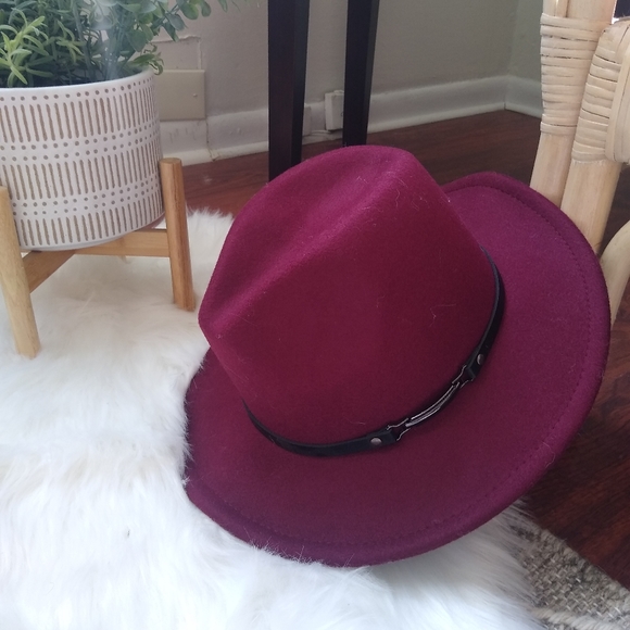 Hat - Picture 3 of 4